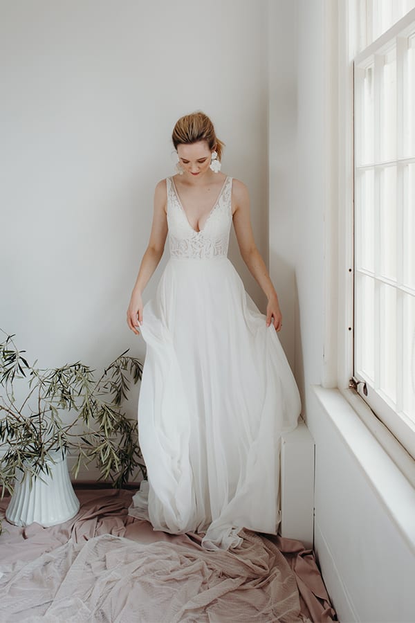 Pixie Deep V Neck Wedding Dress