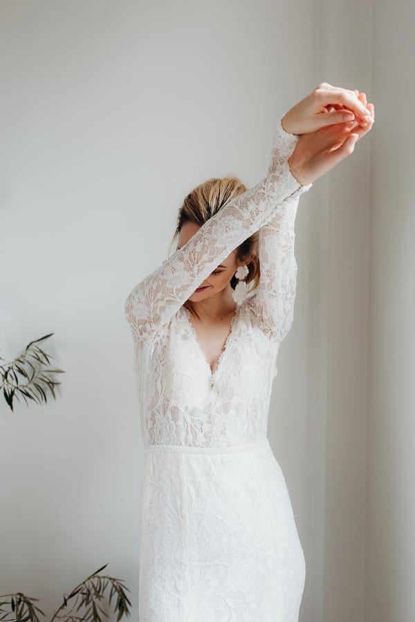 Ivy Deep Curved V Neck Wedding Dress