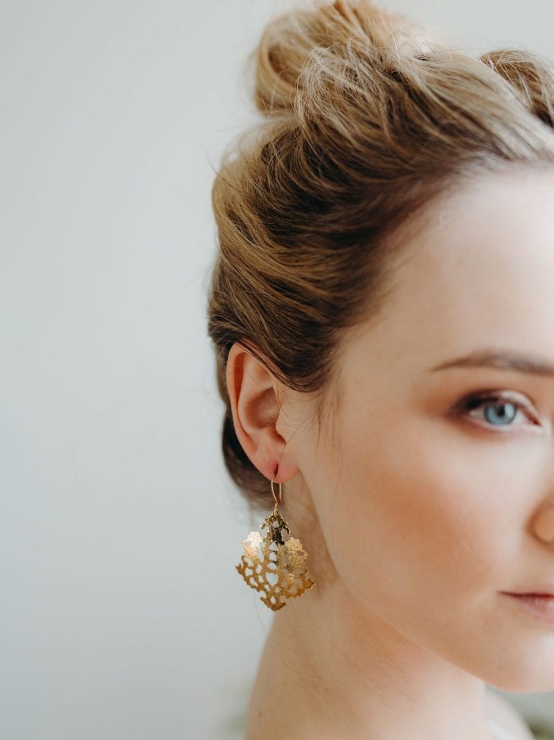 Solaris sunflake 18ct gold earring