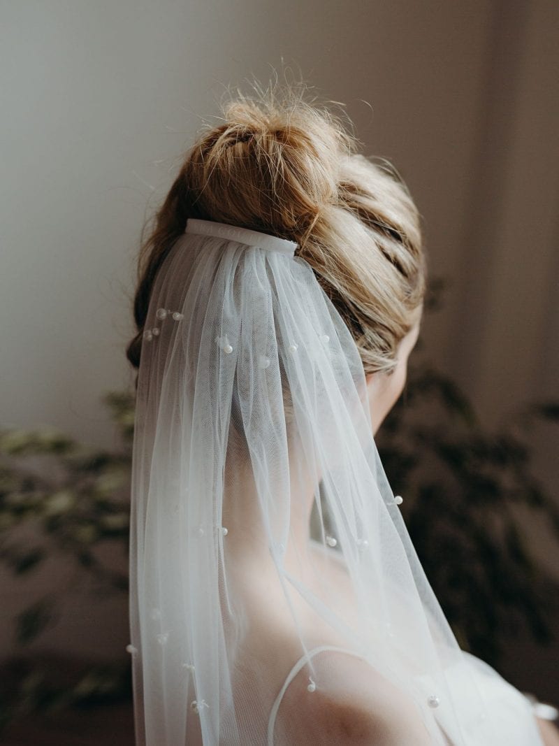 pearl minimalist veil