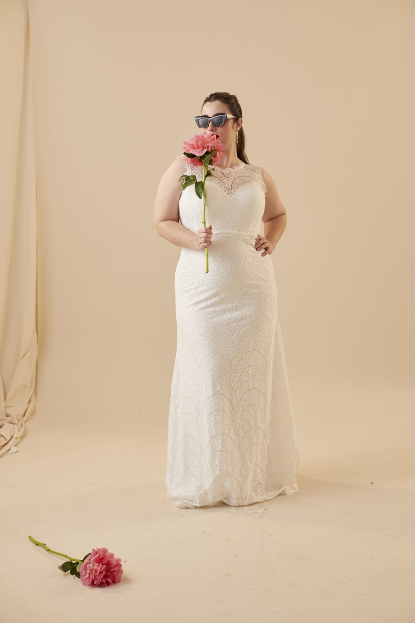 Bluebell-in-Sandlily-lace-w-Amara-Organza_110968