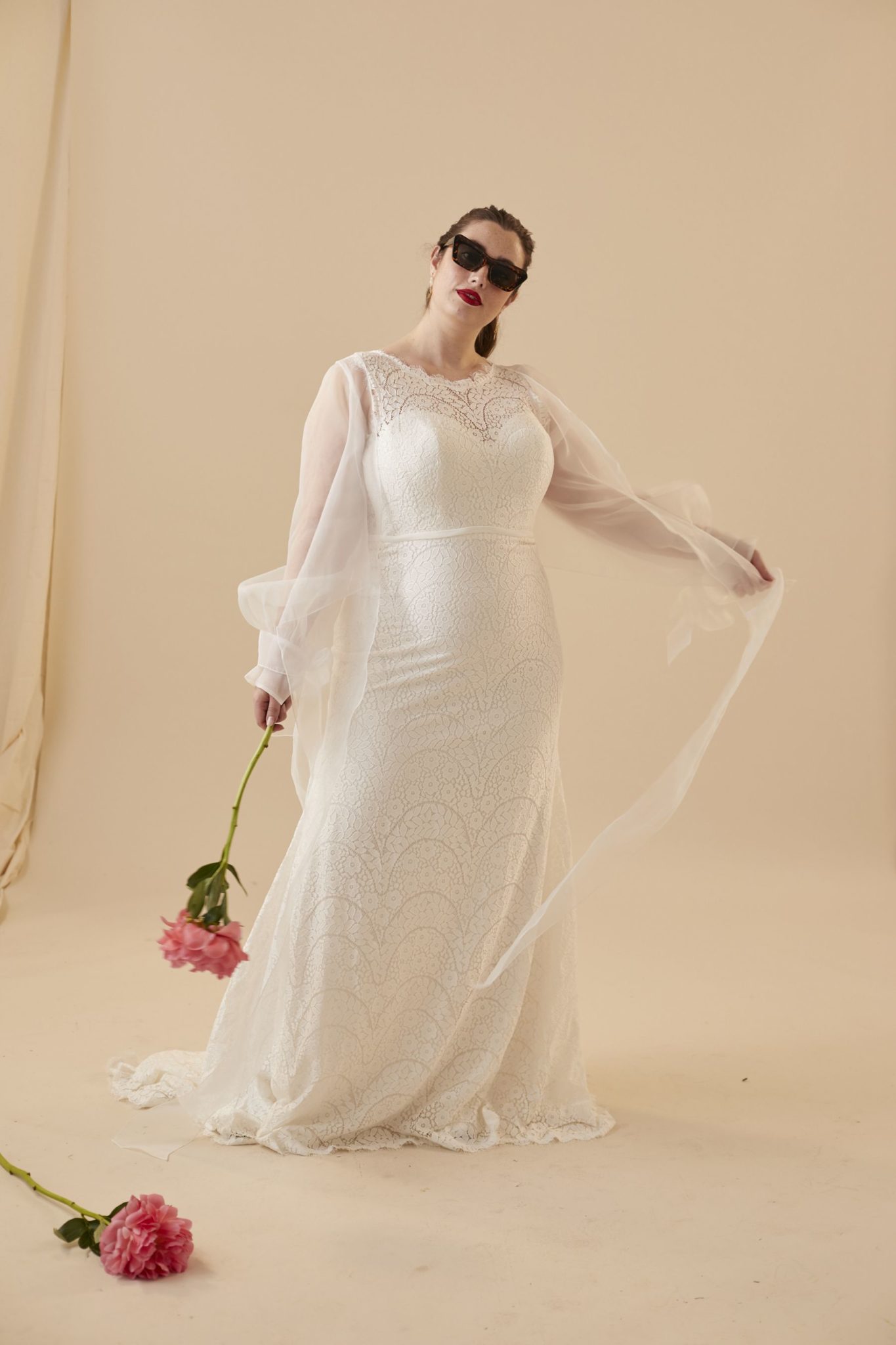 Bluebell-in-Sandlily-lace-w-Amara-Organza_111058