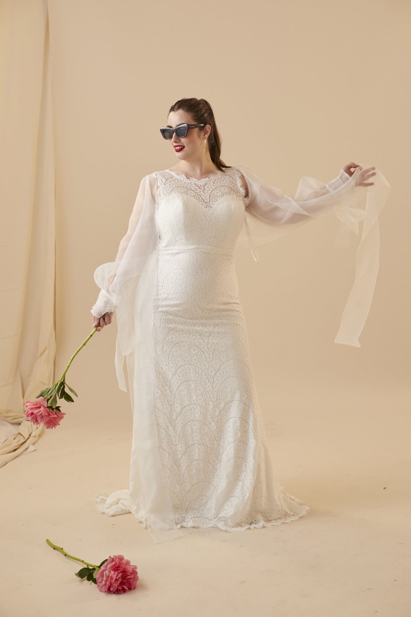 Bluebell-in-Sandlily-lace-w-Amara-Organza_111060