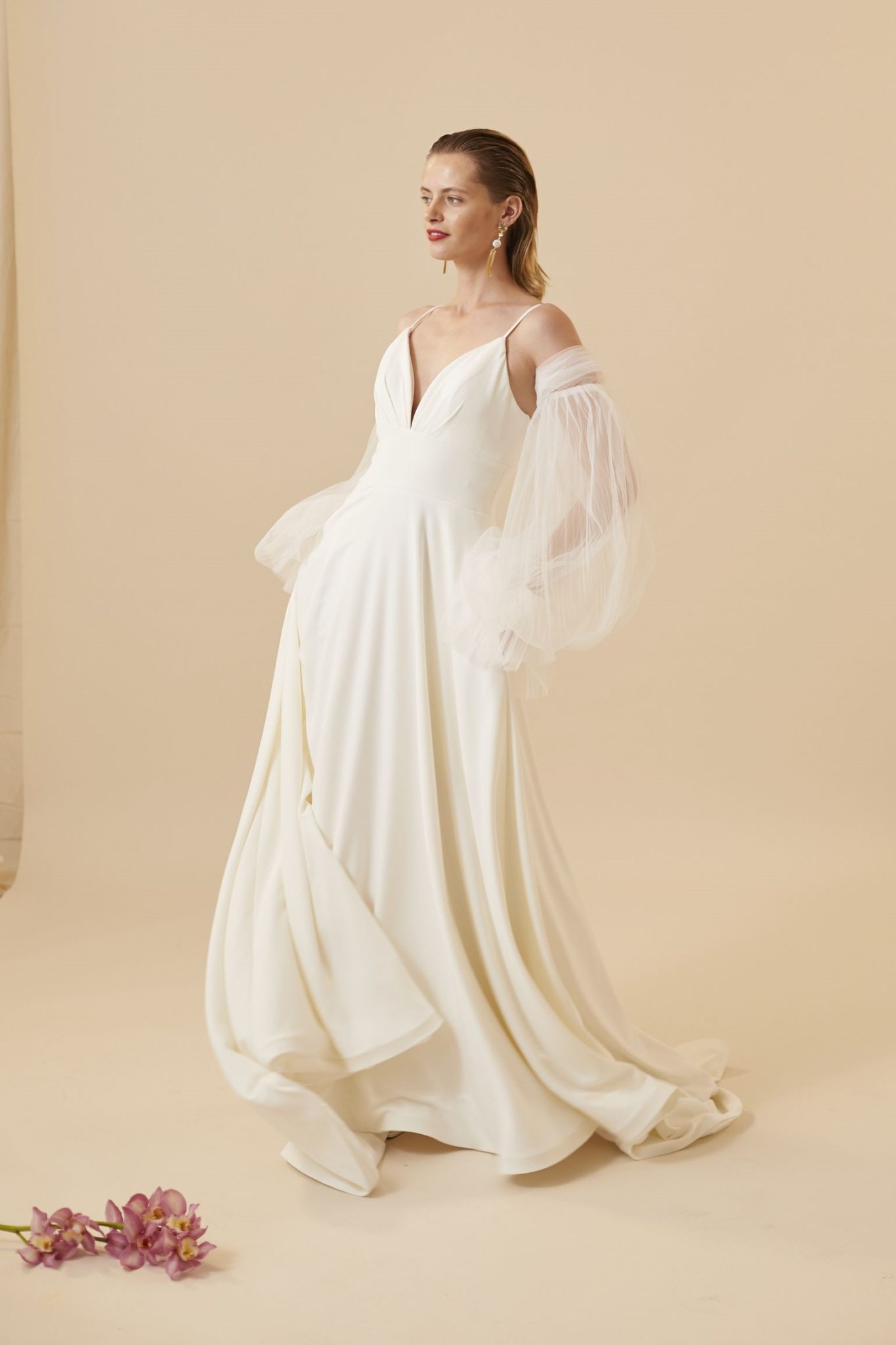 AccDaffodil-Neve-Pleated-Tulle-w-beaded-edge-veil_105669