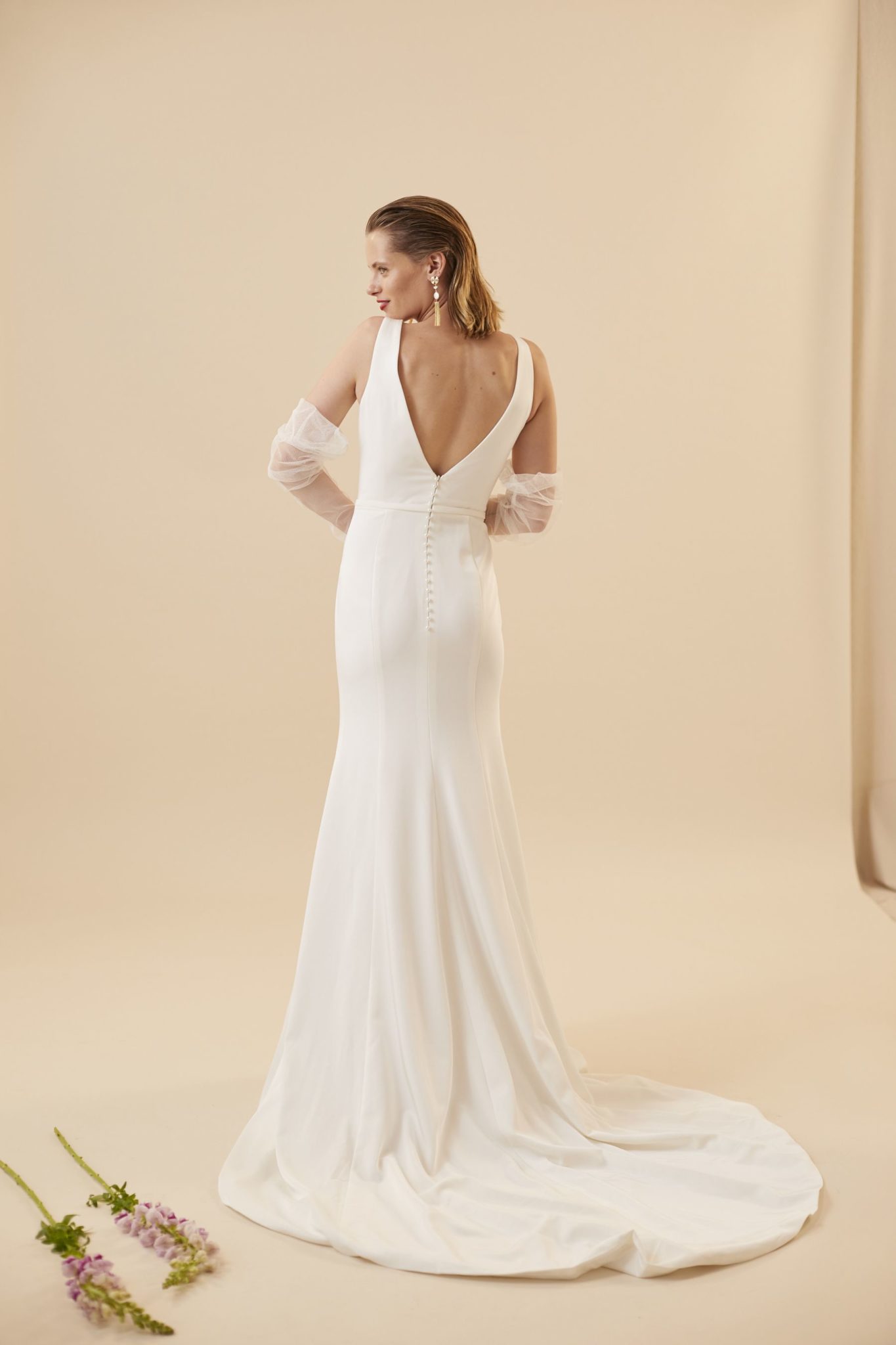 Rosie-Minimalist-w-Flume-Sleeves-Sephora-Veil_107848